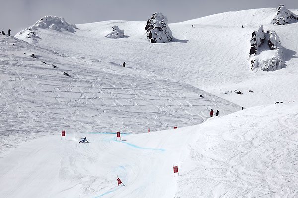 Mt. Bachelor fresh snow downhill race snowboard skier