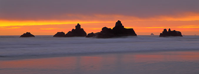 Sunset seastacks, Oregon Coast Beach, Samuel Boardman State Park, Oregon