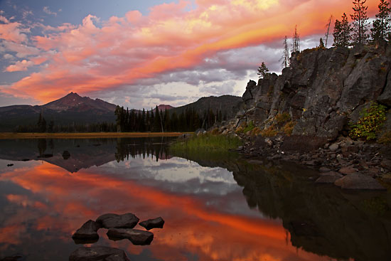 Red Sunset Colors Sparks Lake South Sister Broken Top Oregon